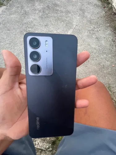 Realme C75 na cor preto