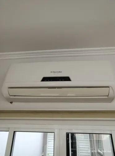 APARELHO DE AR CONDICIONADO ELECTROLUX SEMI-NOVO