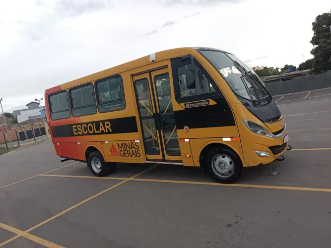 micro ônibus Iveco....2016/2016 com freio a ar....30 lugares 