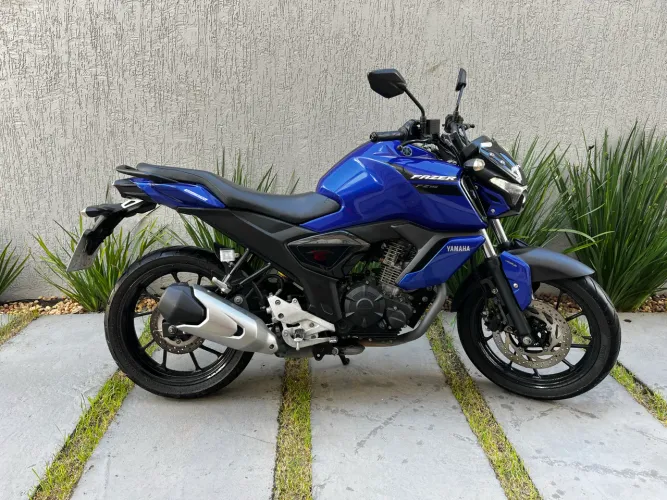 FZ15 ABS 2023 *Pouco rodada * Único dono