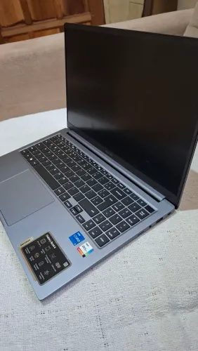 Notebook seminovo em ótimo estado - PREÇO NEGOCIÁVEL!!!