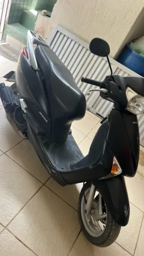 Ótima moto revisada só pegar e andar pronta pra transferência