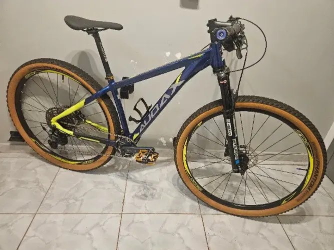 Bicicleta Audax ADX 300 - Quadro 15 - Shimano Cues 1x11 (Com Tubeless!)
