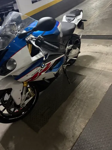 Moto bem conservada único dono