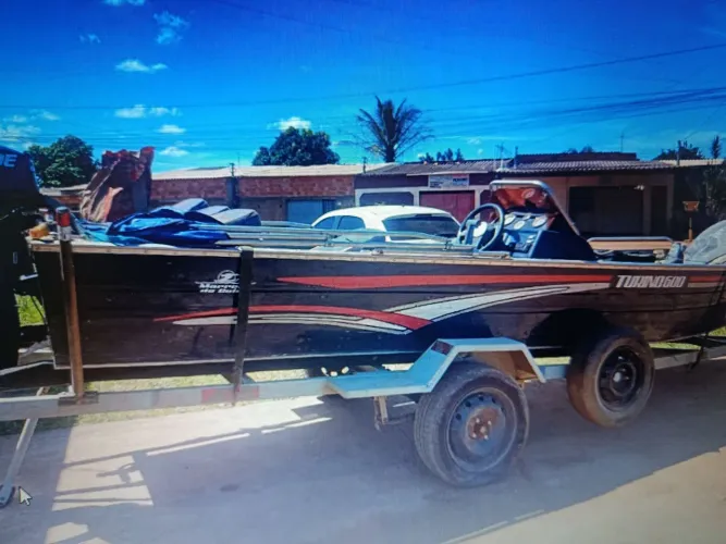 Lancha para pesca esportiva 