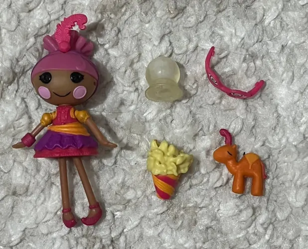 Mini boneca lalaloopsy em perfeito estado, todas as peças originais