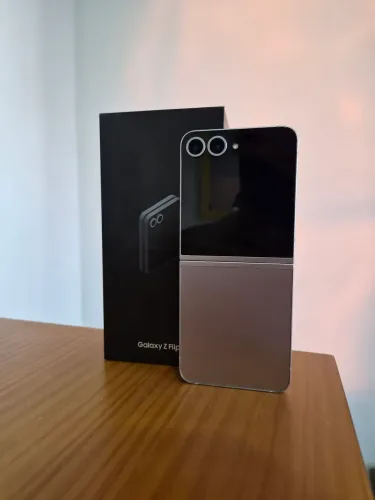 Samsung Galaxy Z Flip 6