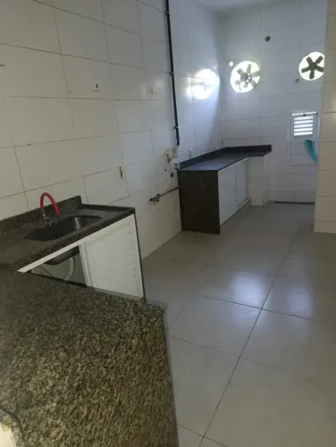 Loja comercial para aluguel possui 25 metros quadrados