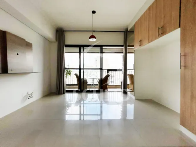 Studio para locação no Centro / Bela Vista - Novo, com varanda e andar alto. 1 vaga.