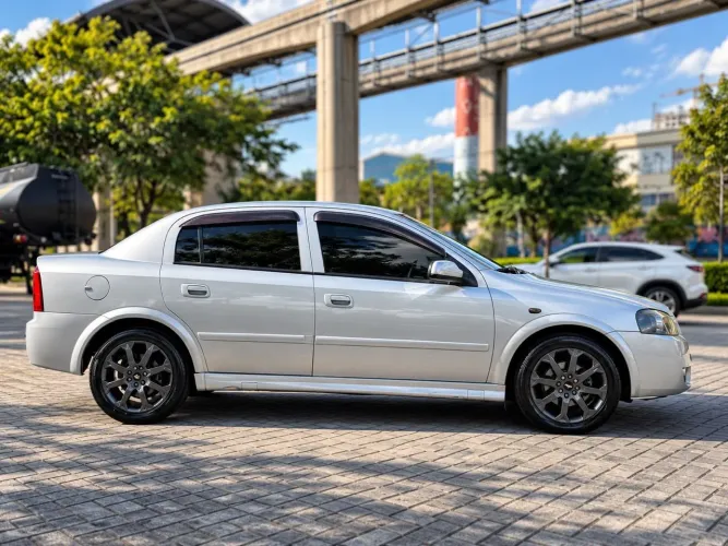 Chevrolet Astra Sedan 2.0/ CD 2.0 MPFI 8V 4P Aut. 2004