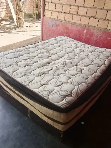 Cama casal com base