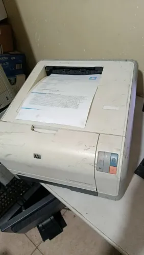 Impressora colorida Hp CP 1215 funcionando