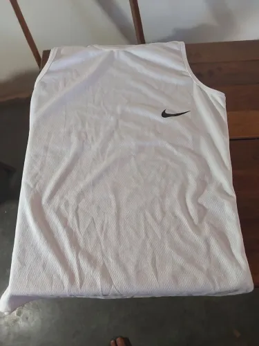 Regata branca da Nike
