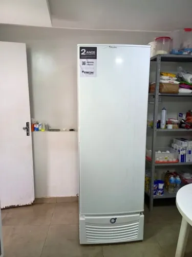 FREEZER TRIPLA AÇÃO 569L FRICON PORTA CEGA