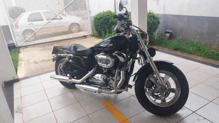 HARLEY DAVIDSON XL 1200 ANO 2013