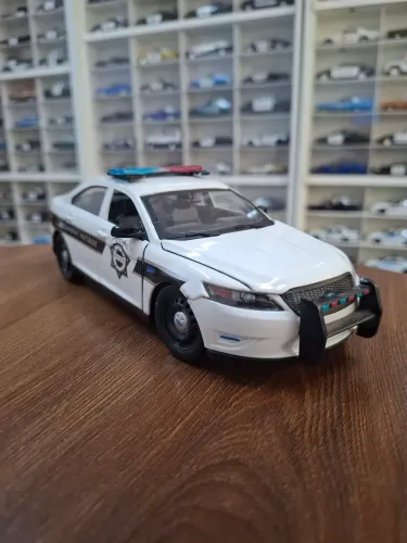 Miniatura Police Motormax 1/24 Ford Interceptor 2015