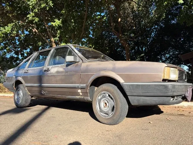 Volkswagen Santana CLI /CL /C 1.8/2.0 /SU 2.0 2p/4p (álcool) 1988