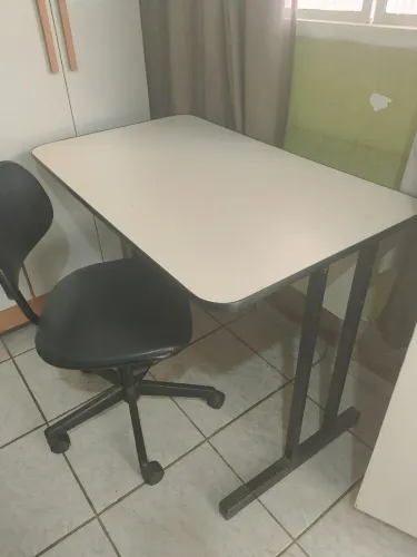 Mesa com Cadeira Escritório 
