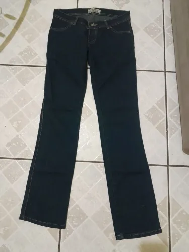 Calça jeans tamanho 42 valor 5,00 reais