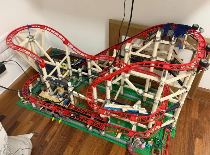 Vendo montanha russa Lego,faltando peças 