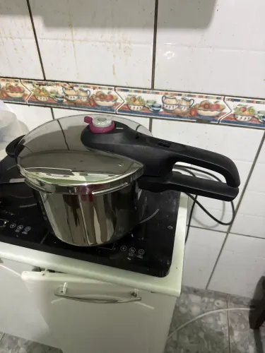 Panela de pressão inox rochedo 6 litros  indução 