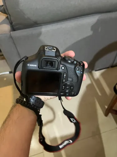 Camera Fotográfica Canon Rebel T7