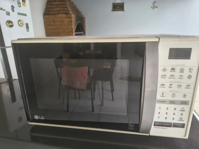 Micro-ondas LG EasyClean ? Com Defeito (Ideal para Consumo ou Peças)