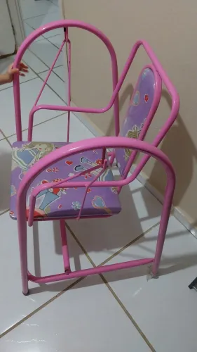 Cadeira de balanço infantil rosa