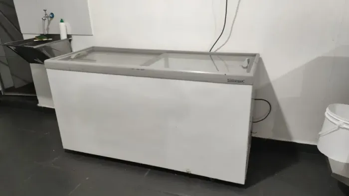 Freezer Gelopar 500L semi-novo