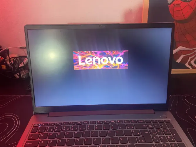 Notebook Lenovo IdeaPad 3 Ryzen 7 5700U 8GB SSD 512GB