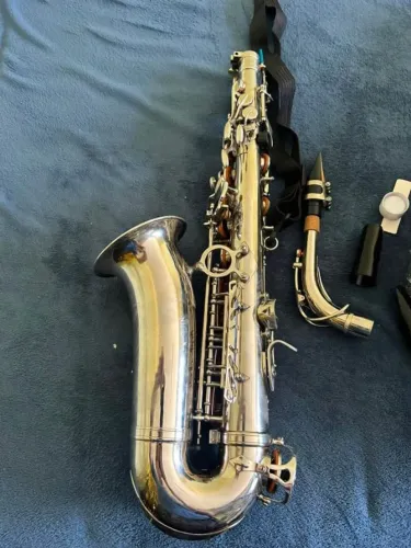 Saxophone Alto Seminovo Revisado