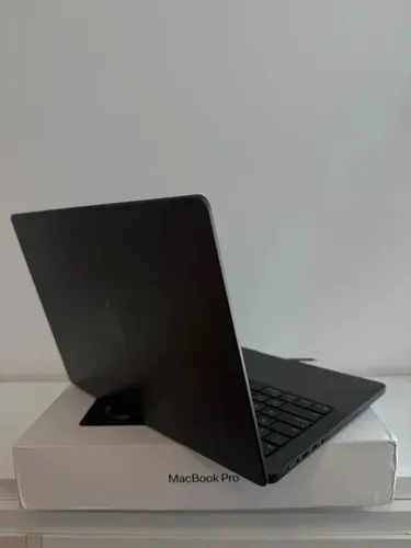Macbook Pro M5 - 14pol - PRETO ESPACIAL
