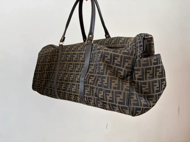 Mala de mão Fendi com logo FF