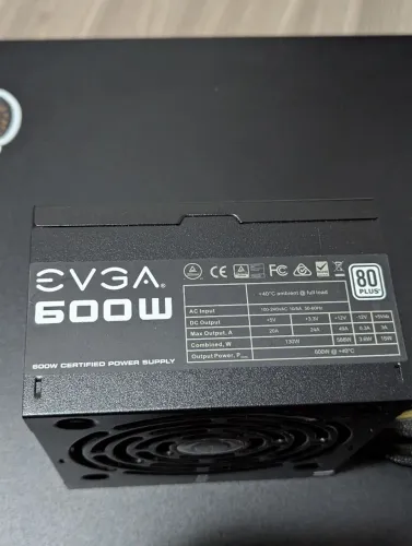 Fonte EVGA 600W 80 Plus White (100-W1-0600) Bivolt