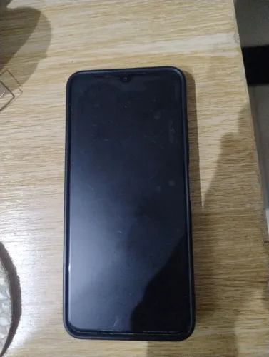 Galaxy A22 5G em perfeito estado com capa e película de cerâmica fosca.
