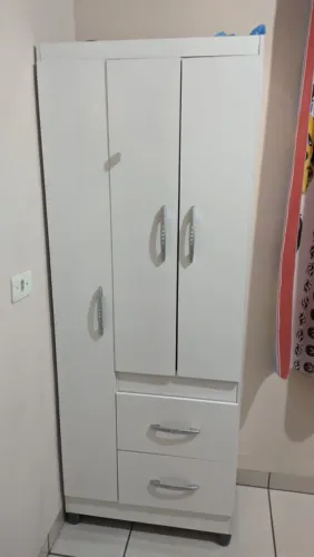 Guarda roupa de solteiro 