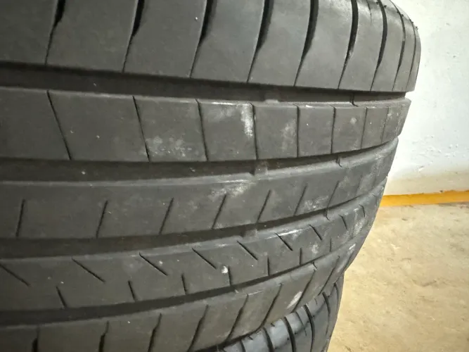 2 pneus BRIDGESTONE 255/55/19 Alenza  255/55 r19