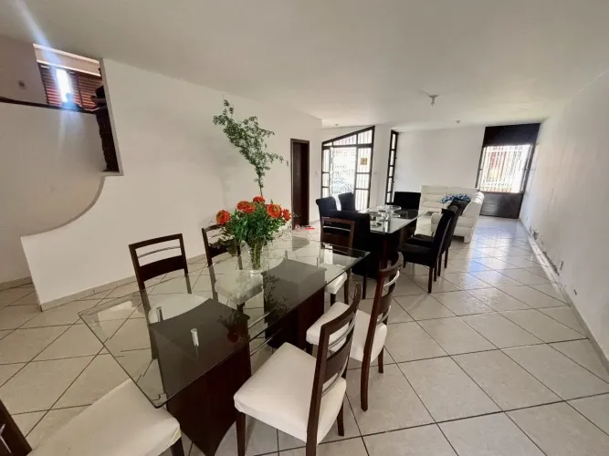 Casa de 3 pavimentos para alugar no São José
