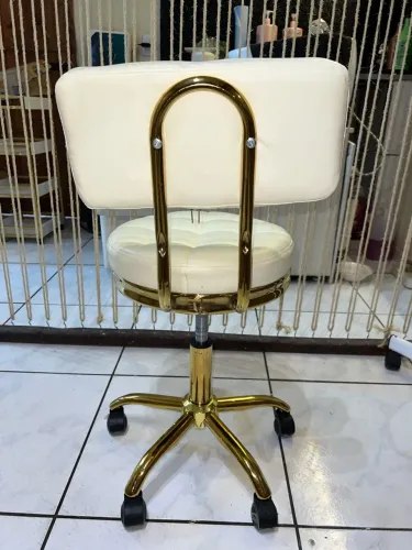 Cadeira mocho dourado gold