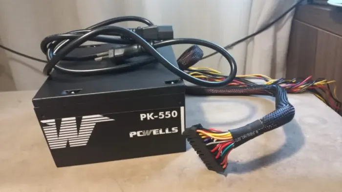Fonte de Alimentação PCWELLS 550W (PK-550) - Seminova Impecável!
