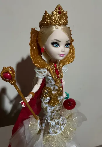 Ever After High Apple White Royally ever after completa