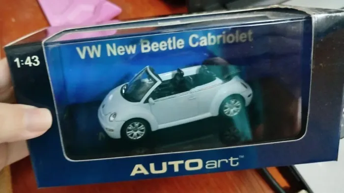 1:43 59752 AutoArt VW New Beetle Cabrio AqBlue