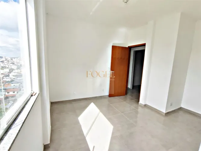 Democrata/Juiz de Fora-Casa-2/4, Vaga de Garagem e Área de Serviço