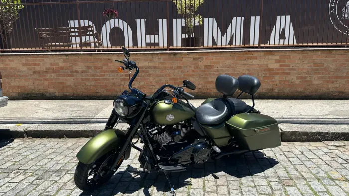 HARLEY-DAVIDSON ROAD KING 2022 - IMPECÁVEL