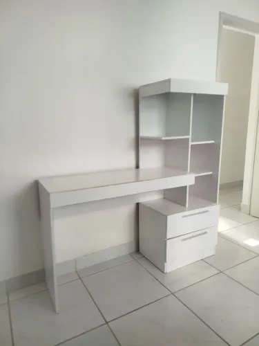 Escrivaninha e cadeira de escritório