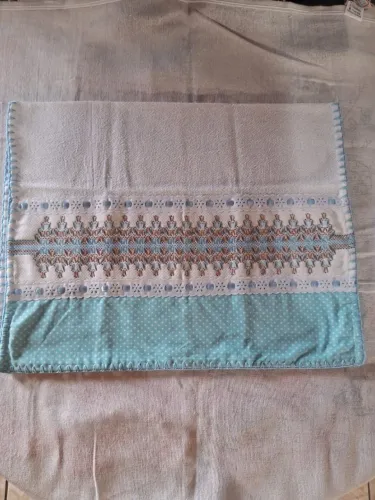 Panos de Prato Estilizados Bordados.
