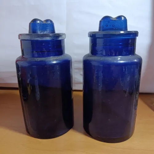 2 Vidros Antigos de Farmácia e Laboratório Vintage 21cm
