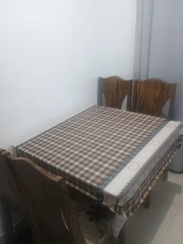 Mesa com 4 cadeiras