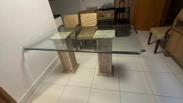 Mesa de jantar 6 lugares (tampo de vidro)