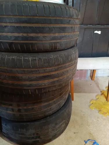Vendo pneu Pirelli P1 cinturato 225 50 r17 